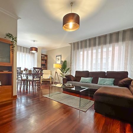 Apartamento Completo, Amplio, Muy Iluminado Y Con Plaza De Garaje Incluida. O Grove Exterior foto
